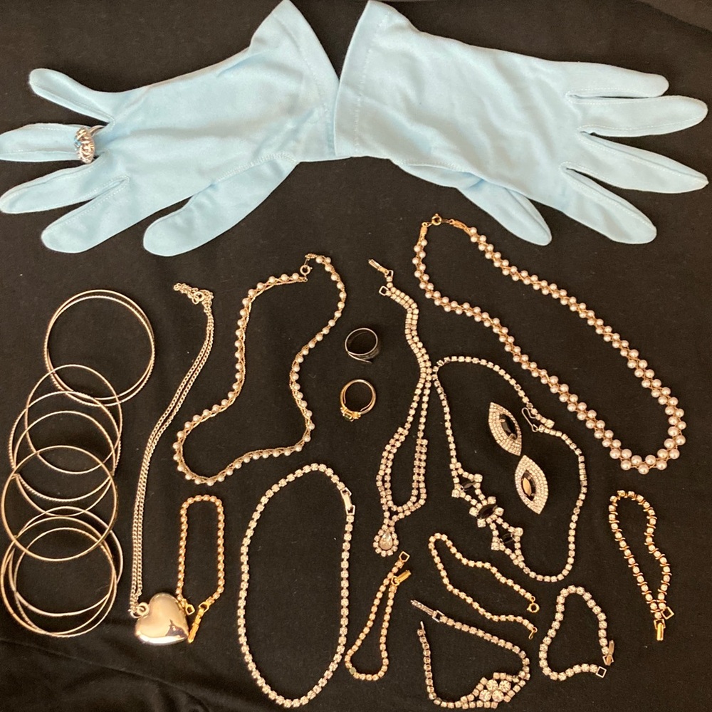 Dress Up Costumes Rhinestone & Pearl Jewelry Lot - Picture 3 of 6